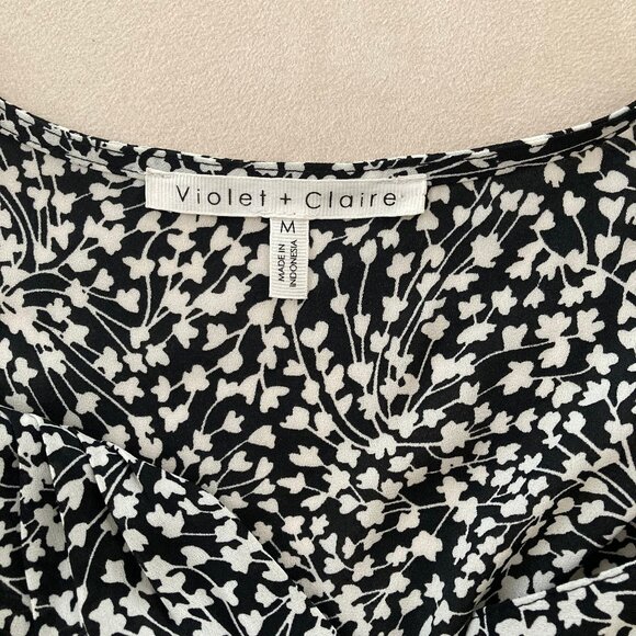 Blouse flowy loose fit pretty print black and white full sleeve NWOT - Picture 2 of 6